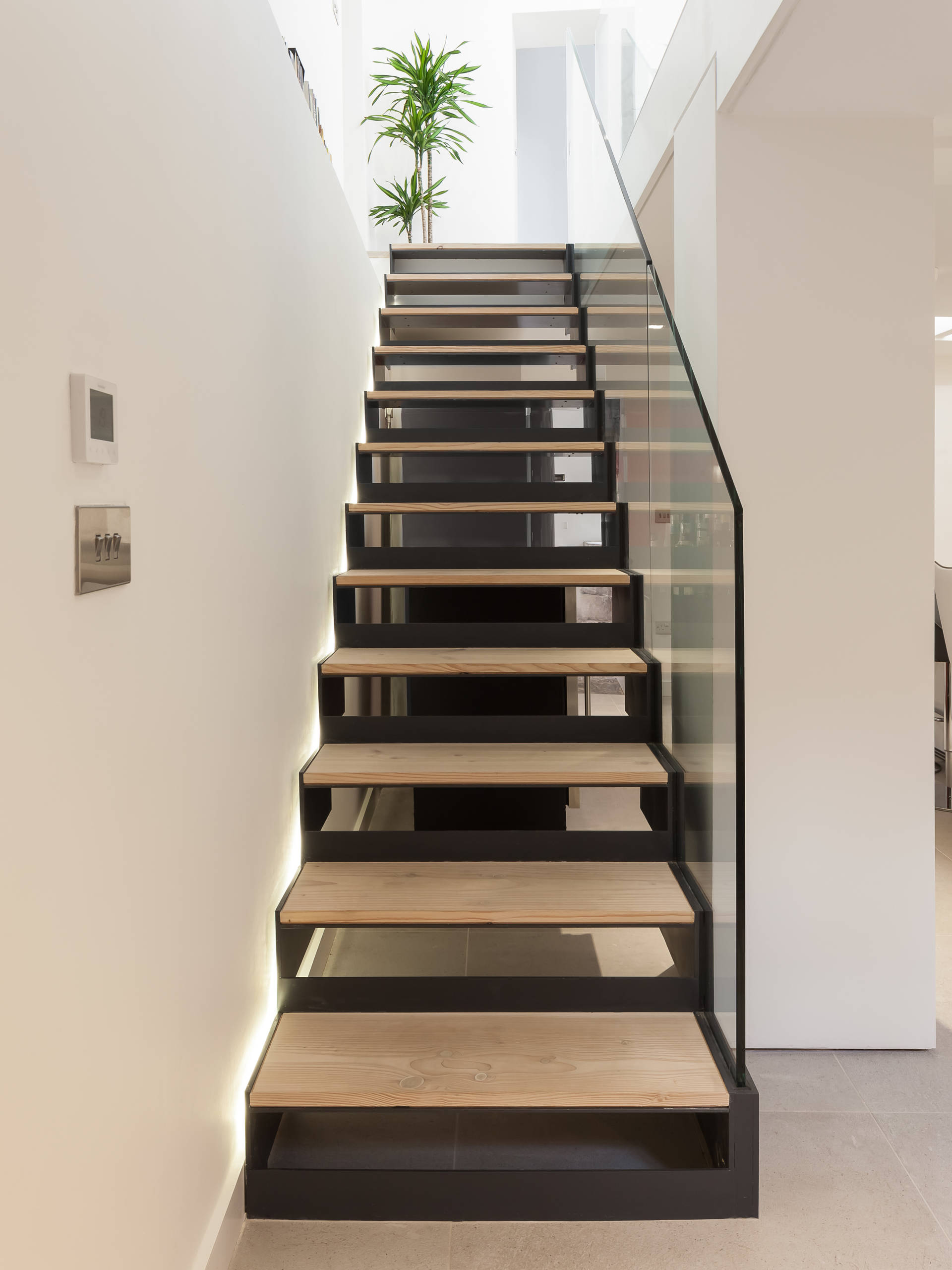 frameless glass railing for prefabricated wooden straight staircase DB ...
